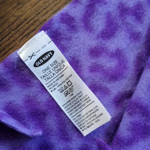 Bundle/Lot of 2 Old Navy fleece scarfs cheetah print Teal purple One Size - Picture 4 of 5